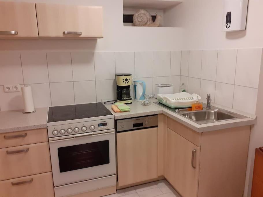 4 Km Zu A7 Und A71, Idylle Am Bach, Grosser Garten Apartment *