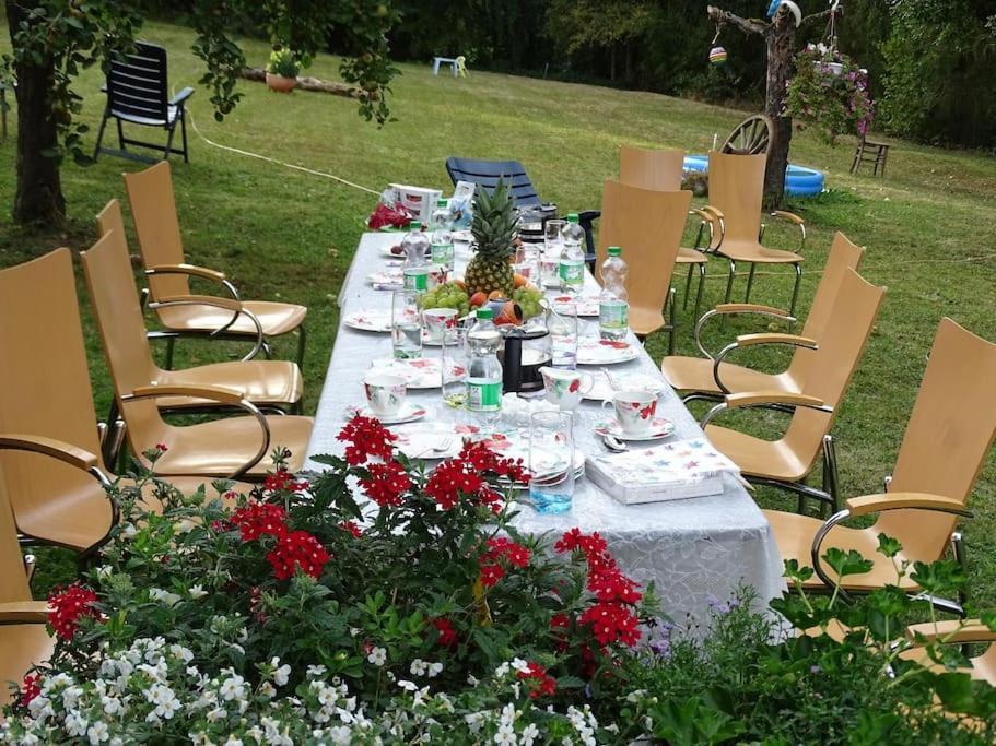 4 Km Zu A7 Und A71, Idylle Am Bach, Grosser Garten Apartment